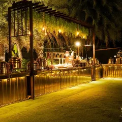 A glimpse of our grand buffet setup, draped in gold for a luxurious wedding reception. I work closely with your decor team to ensure our presentation seamlessly integrates with your event's theme, creating a cohesive and visually stunning ambiance.