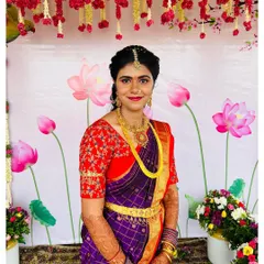 The joy of a Pellikuthuru ceremony. I created a fresh and bright look for this bride with a pop of color on the lips and clean, defined eyes, ensuring she looked effortlessly beautiful for this important Telugu pre-wedding function.