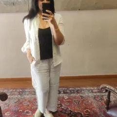 Exploring Florence required a lot of walking, so I opted for these comfortable linen pants and a classic white linen shirt, accessorized with pearls.
