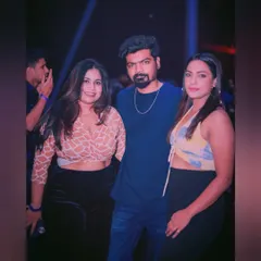 More weekend vibes with friends. A good night out is about the people you share it with.