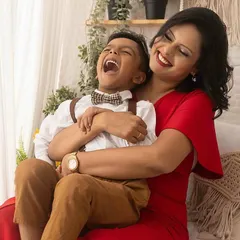 The purest giggles and the tightest hugs. Including older siblings in a maternity shoot brings out such wonderful, unscripted moments of joy, capturing the love that's about to grow even bigger.