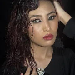 A high-fashion glossy makeup and wet hair look. Our advanced courses push creative boundaries, teaching editorial and runway-inspired styles.