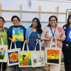 Art is the best therapy. We were honored to host a special art workshop for doctors from AIIMS, providing a creative escape from their demanding schedules. We offer tailored corporate and group art sessions for team building and stress relief.