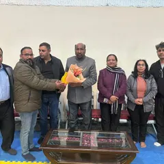 Welcoming Mr. Kuldeep Vats, President of the Delhi Olympic Association, to our academy. Their support is invaluable to our gymnasts.