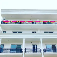 This was for a house warming party in Ansal Esencia, Gurgaon. I did a simple and elegant fabric draping on the balcony for the Hawan ceremony.