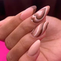 You will learn to master current trends, like this popular latte-inspired look. I cover techniques for creating layered heart designs, clean swirls, and achieving the perfect almond shape for a modern and chic finish.