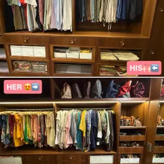 His and Hers, perfectly balanced. We design shared walk-in closets to cater to individual needs while maintaining a cohesive, harmonious aesthetic throughout the space.