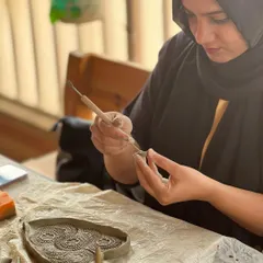 Another participant from the Sugarfit corporate workshop, carefully crafting a decorative piece. The concentration is amazing to see.