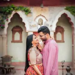 An intimate gaze shared in a classic courtyard setting. I focus on creating these timeless pre-wedding portraits that feel both grand and deeply personal.