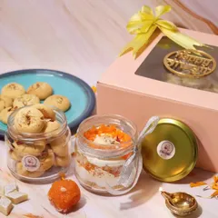 Here’s a closer look at my Diwali gifting range. This set includes a Motichoor jar cake, a jar of fresh nankhatai, and a small Kaju Katli cake, all packed and ready to gift. All items are pure veg and made with love.