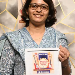 Ms. Duhita Dixit receiving the Rhythmite Best Music Educator Award. We celebrate the teachers and gurus in our network who are dedicated to preserving and teaching the arts.