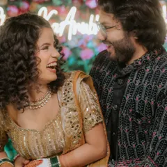 The most beautiful moments are the unscripted ones. The sound of pure, uninhibited laughter between Shivani and Anubhav is what makes a wedding story truly come alive. I live for capturing this kind of joy.