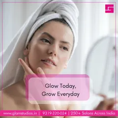 Our goal is to help you achieve radiant skin that you feel great in every day. Our glow facials are designed to provide instant brightness, making them perfect before a special event or as part of your regular self-care.