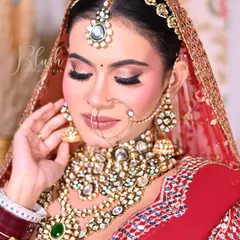 I am so proud of my students' work. This stunning bridal look was created by one of my students during our 7-day course. This is proof that with the right guidance and hands-on practice, you can create magic.