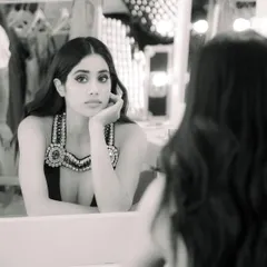 A behind-the-scenes moment with Janhvi Kapoor for Filmfare. We created a dramatic eye look and big, beautiful waves for her red carpet appearance. It’s always a pleasure working with her.