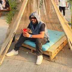 Chilling at the VH1 Supersonic music festival. I'm always out there, listening to new sounds and finding inspiration to bring fresh ideas to your events.