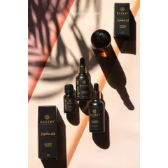 I enjoy playing with hard light and shadows to create graphic, eye-catching images. This flat lay for Desert Essentials Jojoba Oil uses a palm leaf shadow to add a modern, tropical feel. It’s a great technique for social media content that needs to stop the scroll.