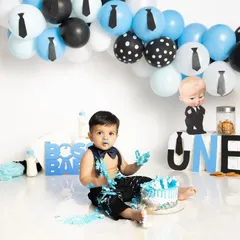 This little boss is in charge of his first birthday celebration. The Boss Baby themed cake smash is a hilarious and stylish way to capture your one-year-old's big personality.