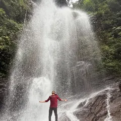 That feeling of pure joy when you reach a roaring waterfall after a trek through the forest. We live for these moments at Hidlumane Falls on our Kodachadri adventure. Come feel the spray with us!