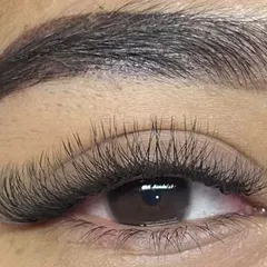 This is my signature classic lash enhancement. It’s designed to give you that "I woke up like this" look with beautifully defined eyes, making it a popular choice for both daily wear and special events.
