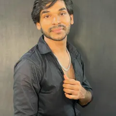 A simple and classic look from a photoshoot for the song "Rang". A good headshot is essential for any artist.