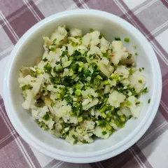 The filling for my healthy and aromatic Lehsun ki Roti (garlic flatbread). This winter specialty is made with fresh garlic and herbs, known for its digestive and immune-boosting properties.