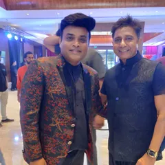 Sharing a moment with the powerful singer Sukhwinder Singh. He was amazed by the illusions I performed during the event.