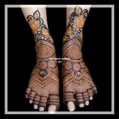 Bridal henna extends to the feet, and mastering this is a key professional skill. This design features detailed lotus patterns and clean geometric fillers, techniques we cover thoroughly in my advanced courses.
