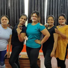 We are more than just a class, we are a family. Birthday celebrations, complete with cake smashes, are a regular and fun part of our studio life. It’s all about creating happy memories together.