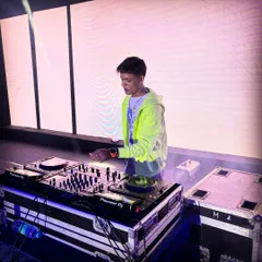 A moment of focus at the console before dropping the next banger for thousands of students. These large-scale events are a dream to play.