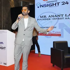 Kicking off a session at the Global Youth Economic Summit presented by Insight. I am adept at setting the right tone, whether it's for seasoned executives or the next generation of business leaders.
