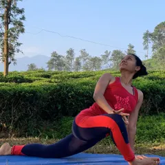 A gentle twist within a low lunge helps to increase mobility in the spine while continuing to open the hips. This variation improves digestion and helps release tension held in the torso.