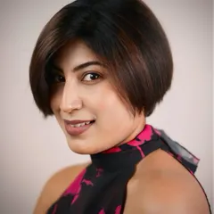 A front view of the classic bob, showing how it perfectly frames the face and highlights the jawline.