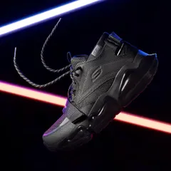 We created this dynamic shot for Skechers using creative light painting to convey energy and motion. This technique makes the footwear feel modern and exciting, perfect for appealing to a younger, style-conscious audience.