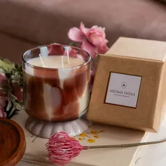 This is the Oud & Bergamot version of my artistic glass candle, featuring a beautiful brown and white pattern. It's a sophisticated, masculine scent, making it an excellent gift choice for any occasion, like Father's Day.