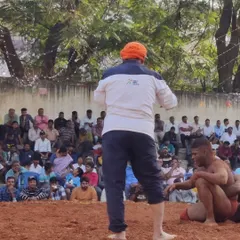 The match continues under my watchful eye. Kusti is a chess match of strength and leverage, where every grip and movement matters.