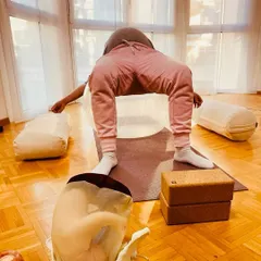 Here is a moment from a private prenatal yoga session. I guide expecting mothers through gentle, safe movements that connect them with their bodies and their babies, preparing them for a calm and strong childbirth experience.