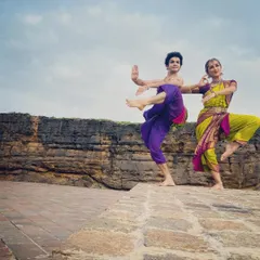 A fun "diu-et" in Diu! Pavitra and I took a moment to strike a pose against the beautiful natural rock formations before our performance for Independence Day.