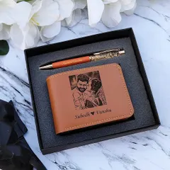 The back view of the sketch wallet, showing the detailed photo engraving. It's a beautiful way to keep your loved ones close.