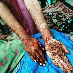 Part of my Eid collection, this design features delicate floral patterns that are perfect for a festive, elegant look.