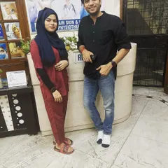 We were happy to welcome actor and social worker Shivam Malik to our clinic. Here he is with one of our doctors at the reception desk.