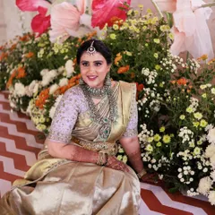 Another beautiful shot from the housewarming. The dewy makeup finish catches the light beautifully, and the traditional jewellery completes this stunning festive look.