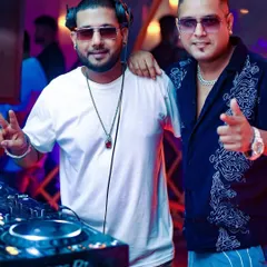 Two DJs, one mission: keep the party alive. A great shot with my colleague, united by our love for music and a great vibe.