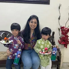 A beautiful moment from our Rakshabandhan special workshop, where two brothers proudly show off the puja thalis and hand-painted bottles they created.