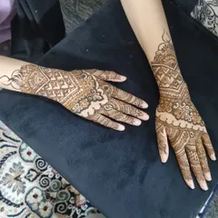 A beautiful design for a young client. This shows my ability to adapt complex patterns to fit smaller hands while maintaining all the beautiful details.