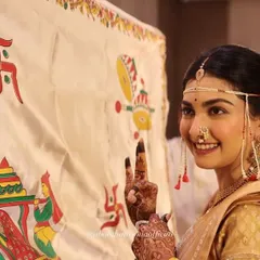The joy of a Maharashtrian bride during her wedding rituals. My makeup is designed to be long-lasting and picture-perfect, capturing every happy moment.