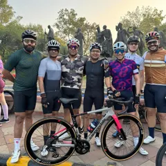 The men's squad for the Wednesday ride, with a beautiful Cannondale bike front and center.