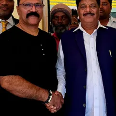 It was a privilege to meet Dr. H.C. Mahadevappa, the Social Welfare Minister of Karnataka, at a national tournament in Mysore. We appreciate the support of government officials for the sport of karate.