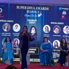 On stage at the Super Diva Awards, sharing my insights on nutrition and wellness. I tailor my talks for every audience, ensuring the information is not only practical but also motivating, whether it's a large conference or an intimate workshop.