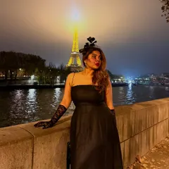 Bonjour, mon amour. A little moment from my Paris trip, standing by the Seine with the Eiffel Tower at night. Living in my element is always going to be my thing for life.